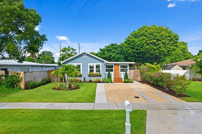 826 SE 4th Ave in Delray Beach, FL - Building Photo - Building Photo