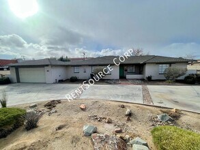 1022 W Lancaster Blvd in Lancaster, CA - Building Photo - Building Photo