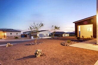 2591 Trade Wind Dr in Bullhead City, AZ - Building Photo - Building Photo