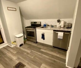 2033 Maple Ave, Unit 4 in Cincinnati, OH - Building Photo - Building Photo