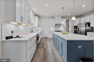 12105 Empire Ln in Fort Washington, MD - Building Photo