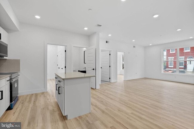 property at 809 Diamond St