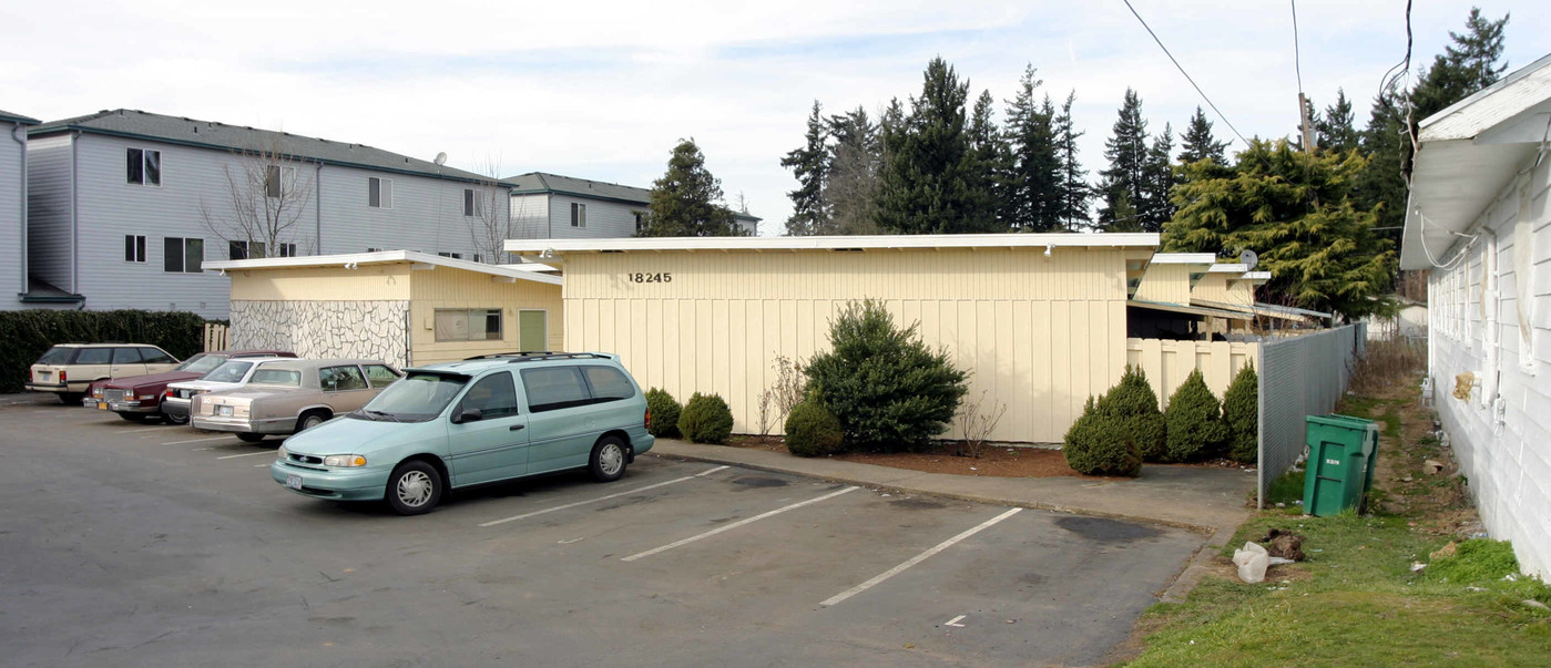 Rose Manor Apartments in Gresham, OR - Building Photo