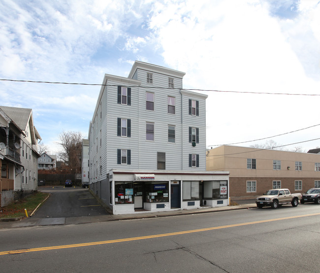 937 S Main St in Waterbury, CT - Building Photo - Building Photo