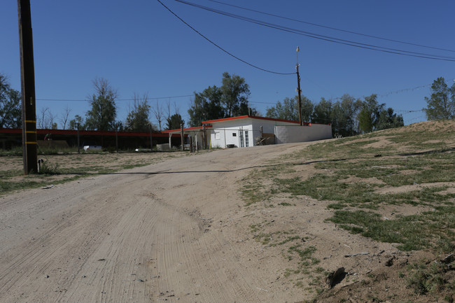 16147 Yates Rd in Victorville, CA - Building Photo - Building Photo