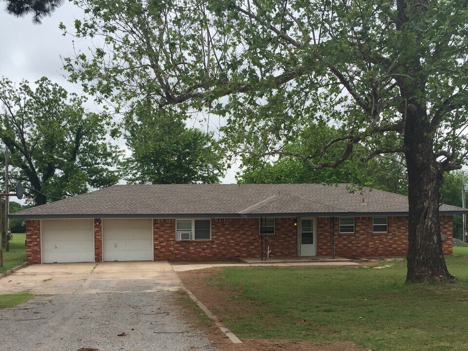 1125 S Sara Rd in Blanchard, OK - Building Photo