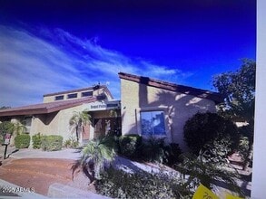 2121 W Royal Palm Rd in Phoenix, AZ - Building Photo - Building Photo