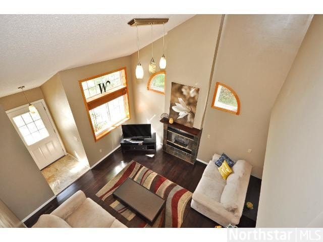 18197 Warbler Ln in Eden Prairie, MN - Building Photo - Building Photo