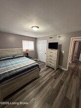 4535 Stonestreet Rd in Louisville, KY - Building Photo - Building Photo