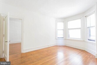235 S 15th St in Philadelphia, PA - Building Photo - Building Photo