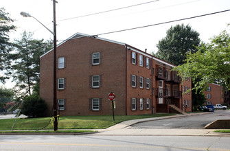 UMW Apartments in Fredericksburg, VA - Building Photo - Building Photo