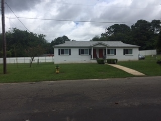 1330 Charlotte St in Tallahassee, FL - Foto de edificio