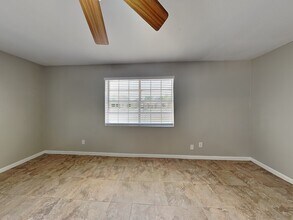 4726 Pine St in Seabrook, TX - Building Photo - Building Photo