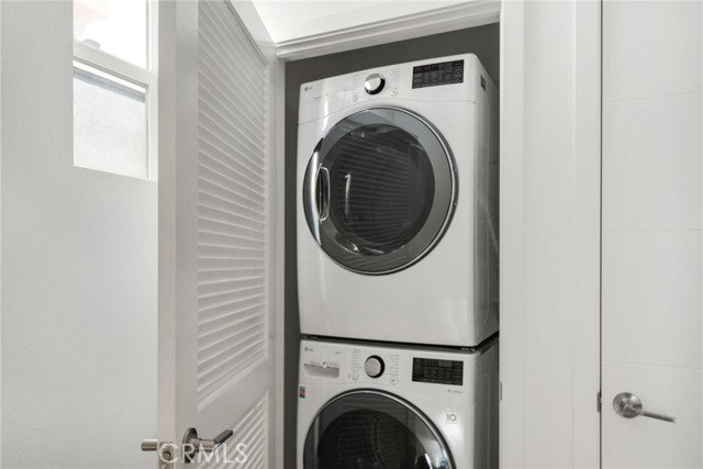 229 Elm Ave in Long Beach, CA - Building Photo - Building Photo