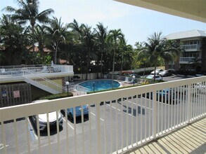 2420 SE 17th St, Unit 208 in Fort Lauderdale, FL - Building Photo - Building Photo