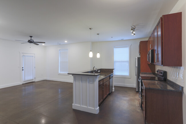 Skyloft Apartments in Asheville, NC - Foto de edificio - Interior Photo