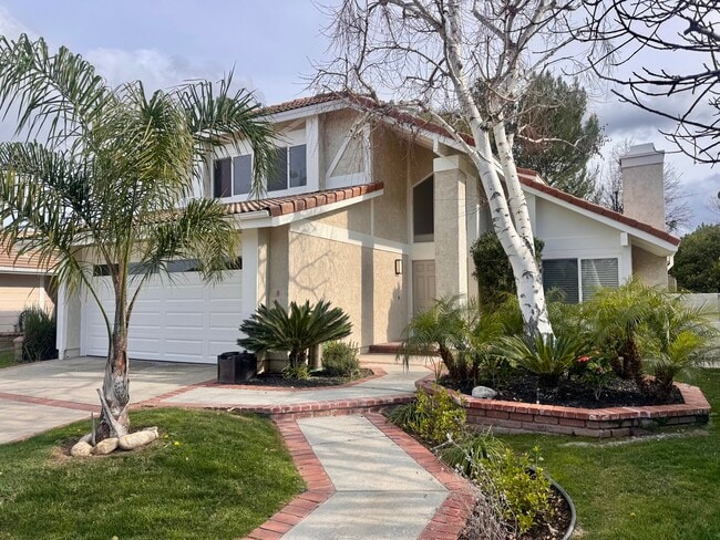 23940 Vía Rosa Linda in Santa Clarita, CA - Building Photo - Building Photo