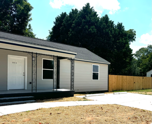 2200 Elberta Rd, Unit B in Warner Robins, GA - Building Photo - Building Photo