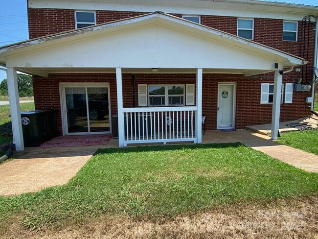 1109 Sunset St in Newton, NC - Building Photo - Building Photo