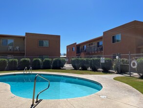 Desert Sage Village in Tucson, AZ - Foto de edificio - Building Photo