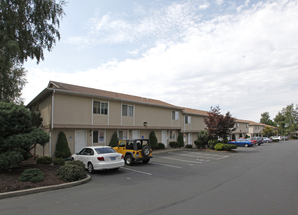 Starr Center Townhomes in Sublimity, OR - Foto de edificio