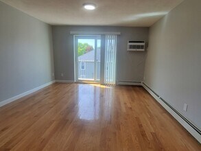 10 Copeland St, Unit 402 in Quincy, MA - Building Photo - Building Photo