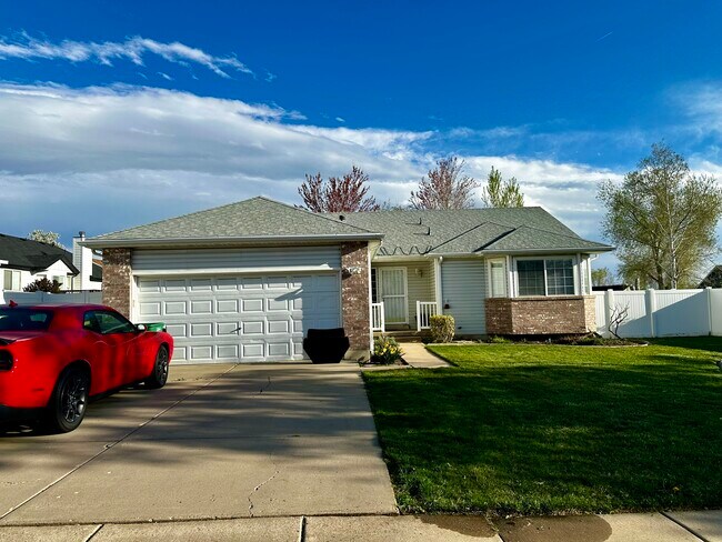 367 Seasons St in Kaysville, UT - Foto de edificio - Building Photo