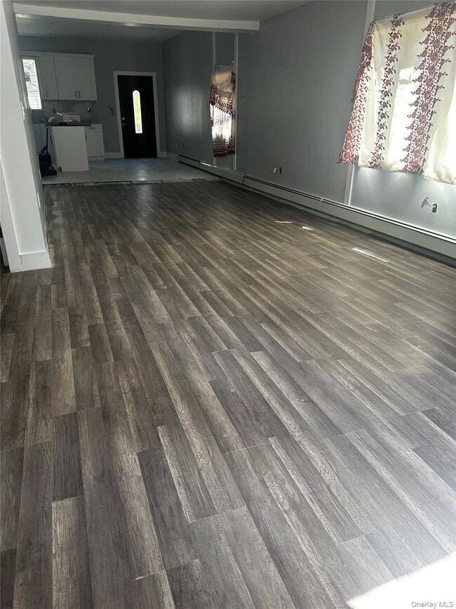 4 Ashton Rd in Medford, NY - Building Photo - Building Photo