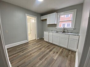 744 Lakewood Blvd in Akron, OH - Building Photo - Building Photo