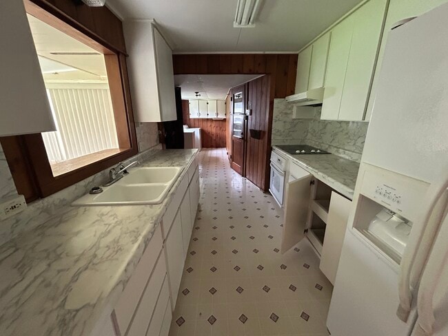 1547 Wailuku Dr in Hilo, HI - Building Photo - Building Photo