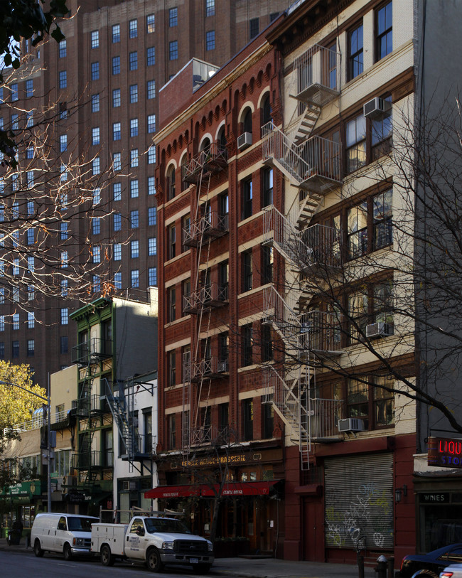 241-243 W Broadway in New York, NY - Building Photo - Building Photo