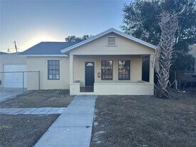 110 S 1st St in Lake Wales, FL - Building Photo