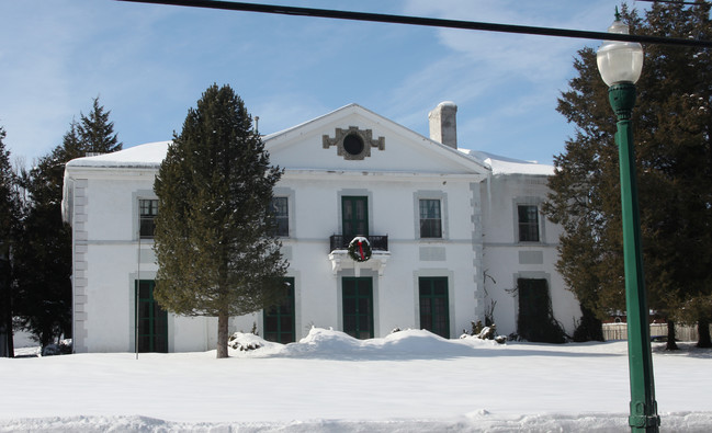 Kings and Queens Court Apartments in Auburn, NY - Building Photo - Building Photo