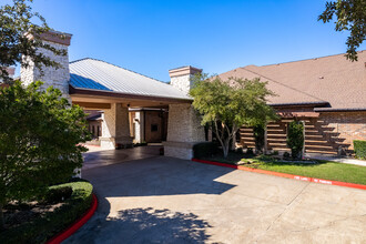 Heritage Ranch Golf & Country Club Senior Apt in McKinney, TX - Building Photo - Building Photo