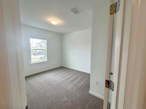 3825 Capri Coast Dr in Plant City, FL - Building Photo - Building Photo