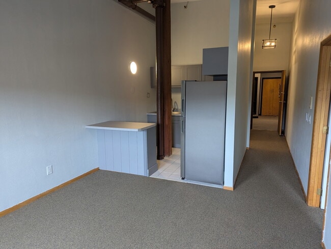 222 Jay St, Unit 305 in La crosse, WI - Foto de edificio - Building Photo