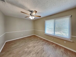 4110 Devon Ct in Grand Prairie, TX - Foto de edificio - Building Photo