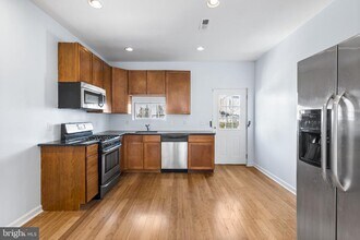 1903 Titan St in Philadelphia, PA - Building Photo - Building Photo