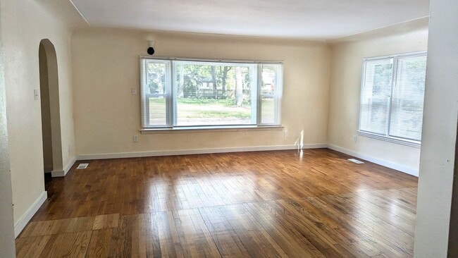 85 Amsterdam Ave in Muskegon Heights, MI - Building Photo - Building Photo