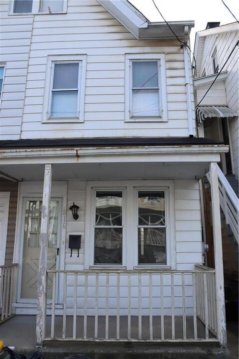 816 Bushkill St in Easton, PA - Building Photo