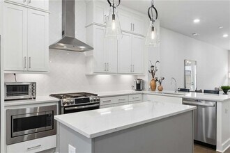 4217 Deming Cir in Atlanta, GA - Building Photo - Building Photo