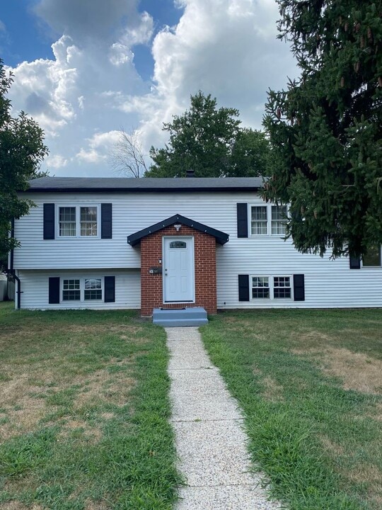 241 Lafayette Ave in Pemberton, NJ - Building Photo