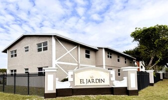 El Jardin Apartments in Hollywood, FL - Building Photo