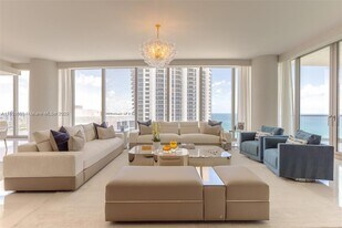 17975 Collins Ave, Unit 3202 in Sunny Isles Beach, FL - Building Photo
