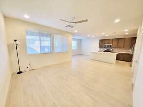 9722 Jade Rise Ave in Las Vegas, NV - Building Photo - Building Photo