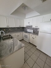 7132 Penner Ln in Ft. Myers, FL - Building Photo - Building Photo