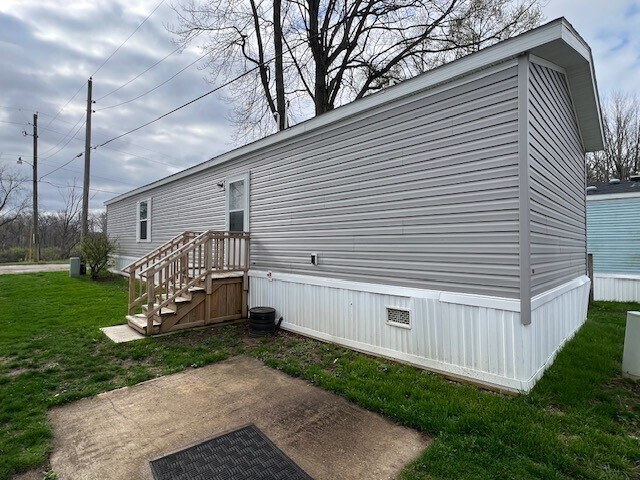 14566 Red Bud Trail N in Buchanan, MI - Building Photo - Building Photo