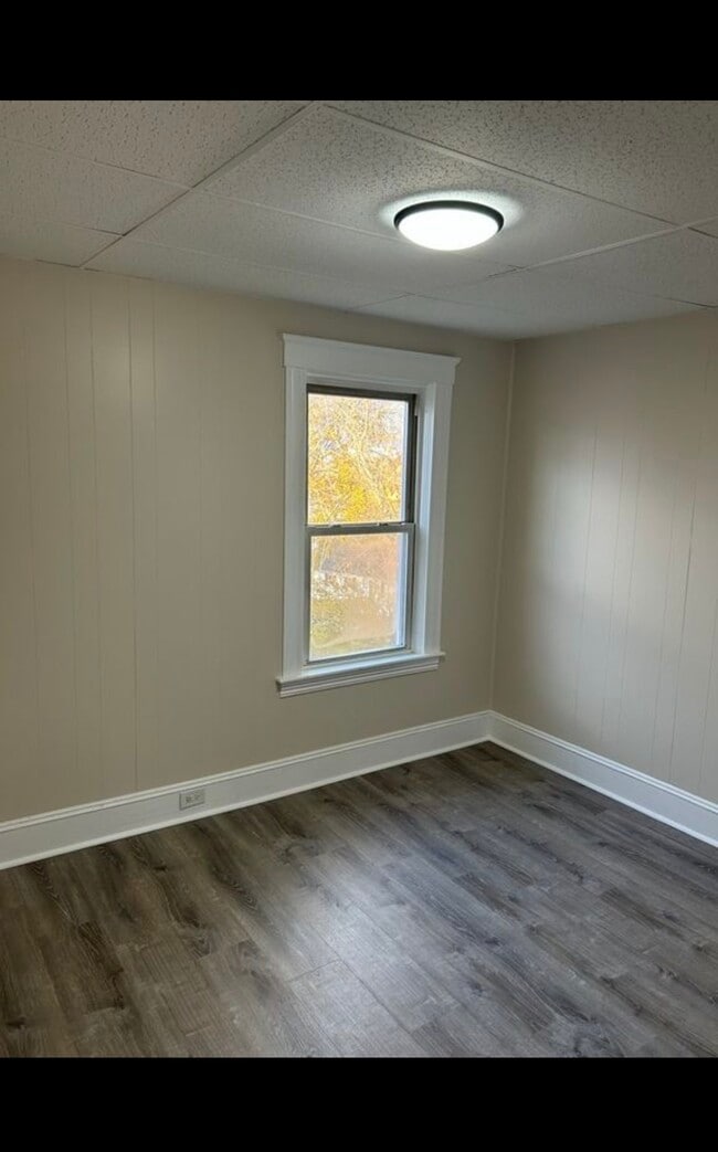 37 Maple St, Unit 3 in Webster, MA - Foto de edificio - Building Photo