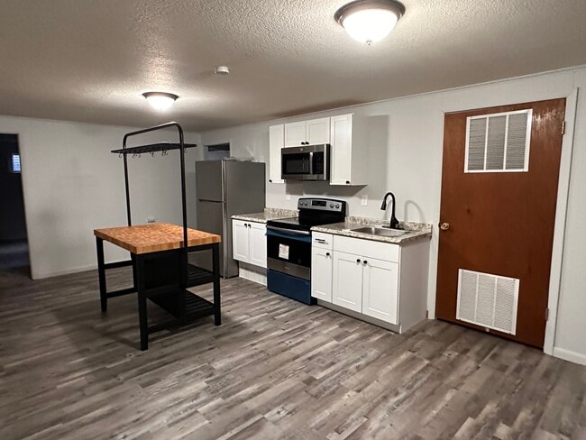 property at 815 Kingsley Dr