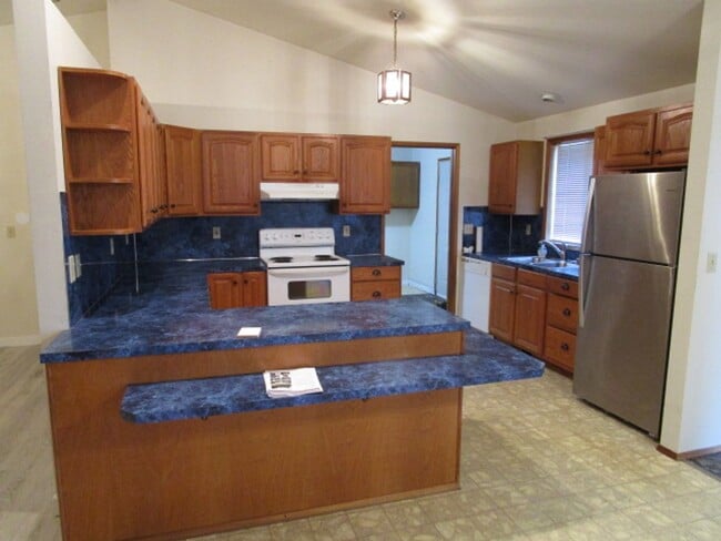25512 Minkler Rd in Sedro Woolley, WA - Building Photo - Building Photo